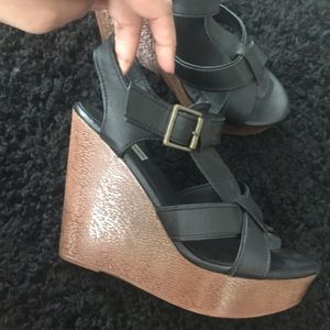 Steve Madden Black/Brown Wedges